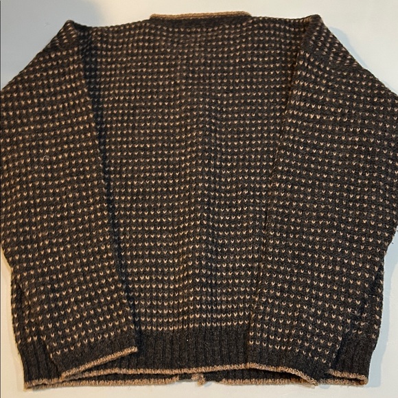 Vintage Pendleton charcoal grey and oatmeal Cardigan Sweater with floral trim - Picture 10 of 12